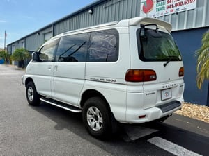 1995 Mitsubishi Delica Space Gear 4WD L400, Automatic transmission, V3.0L Gas, 113k Miles — photo 6