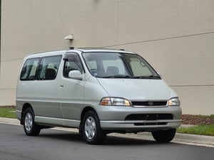 1996 TOYOTA GRANVIA 4WD DIESEL 77K MILES — photo 2