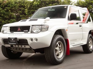 1997 Mitsubishi Pajero Evolution — photo 2