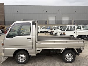 1997 SUBARU SAMBAR Classic 2WD Rear WD 5MT 94000 mi — photo 5