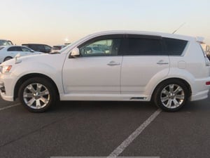 2010 MITSUBISHI OUTLANDER ROADEST 24G — photo 3