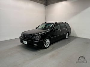 Toyota Crown Estate Athlete Premium Sports Selection 2000 — photo 2