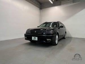 Toyota Crown Estate Athlete Premium Sports Selection 2000 — photo 3