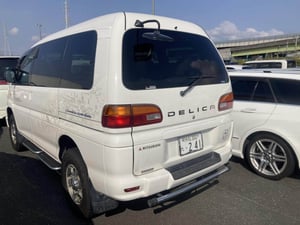 Mitsubishi Delica Space Gear Chamonix 2000 — photo 3