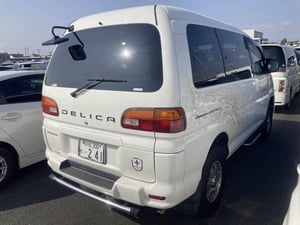 Mitsubishi Delica Space Gear Chamonix 2000 — photo 4