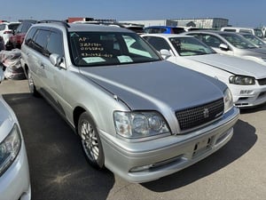 Toyota Crown Estate Athlete V 2000 — photo 3