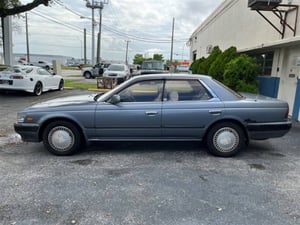 1989 Nissan Laurel Medalist C33 — photo 4
