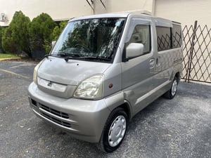 1999 Mitsubishi TownBox Wide Automatic Mini Van — photo 3