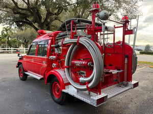 2001 Toyota Land Cruiser 70 A/C Diesel 4WD Fire Truck HZJ79 — photo 5