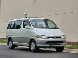 1996 Toyota Granvia 4WD Diesel — photo 3