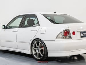 1999 Toyota Altezza — photo 5