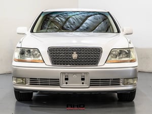 2000 Toyota Crown V8 — photo 2