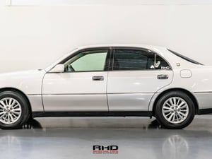2000 Toyota Crown V8 — photo 4