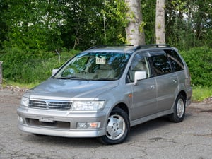2001 Mitsubishi Chariot Super Exceed