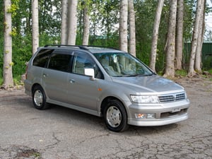 2001 Mitsubishi Chariot Super Exceed — photo 3