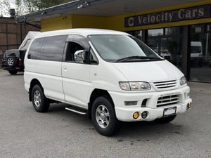2005 Mitsubishi Delica