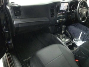 2010 Mitsubishi Pajero VR-1 4WD 3000cc AT 107K — photo 5